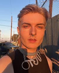 Josh Deford's Instagram, Twitter & Facebook