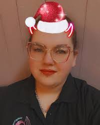 Collette Haynes's Instagram, Twitter & Facebook