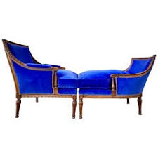 Frame is crafted of solid hard wood and covered in muslin fabric. Antique And Vintage Daybeds 1 386 For Sale At 1stdibs