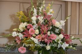 Hoy te traemos algunas ideas para que puedas adornar la iglesia con flores. Promocion De Bodas