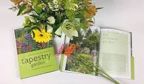 Maybe you would like to learn more about one of these? Tapestry Garden The Art Of Weaving Plants And Place O Byrne Ernie Amazon De Bucher