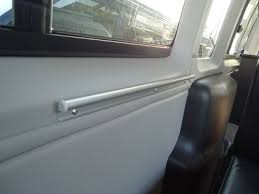 200系ハイエースにテーブル取り付け ハイエース200系カスタム キャンピングカー製作 販売 ティピーアウトドアデザイン do blog ドゥブログ ハイエース ブログ キャンピングカー