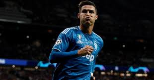 Like that ronaldo.make your own jersey and share in social media. Ronaldo Explains Gesture To Atletico Fans Football 365