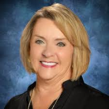 Deborah Lomas's Instagram, Twitter & Facebook