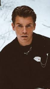 Jamie Miller's Instagram, Twitter & Facebook