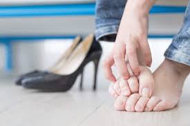 Bapa mertuaku yang tinggal seorang diri sejak kematian ibu mertuaku sering mengunjungi rumahku. Kutu Air Tinea Pedis Gejala Sebab Hingga Obat Hello Sehat