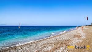 Ο θεολόγος φέρεται εκείνη την εποχή άρρηκτα συνδεδεμένος με τα μετόχια των αγιορείτικων μονών του δοχειαρίου, του διονυσίου και του. 8eologos Paralia Theologos Beach
