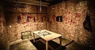 An escape room is a 60 minute, timed adventure like nothing you've ever experienced. Christmas Themed Escape Room Online Novocom Top