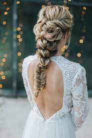 Brautfrisuren 2018 Fur Mittellange Und Lange Haare Mit Glitter Hochzeitsblog The Little Wedding Corner Brautfrisur Brautfrisuren Zopf Hochzeitsfrisuren