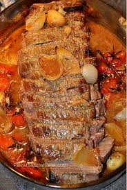 Un Des Classiques De La Cuisine Plat Familial Convivial Chaleureux Et Surtout Tres Facile A Faire Boeuf Au Four Recette Roti De Boeuf Recette Plat Familial