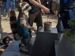 Here S How Groot And Rocket Raccoon Look Without Visual Effects In Guardians Of The Galaxy Vol 2 Gaurdians Of The Galaxy Rocket Raccoon Guardians Of The Galaxy