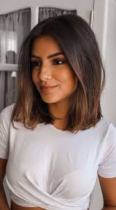 7 Ways to Wear Straight Hair That Are Anything but Boring