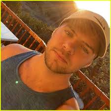 This list of sequenced animal genomes contains animal species for which complete genome sequences have been assembled, annotated and published. Dillon Passage Photos News And Videos Just Jared