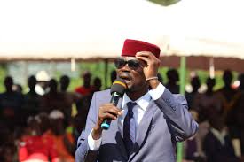 Kimilili mp didmus barasa has alleged that he did not slap a contractor on friday, july 30, contrary to what has been captured in a video making rounds on social media.speaking to journalists, barasa stated that he was signaling stephen masinde to zip up his trousers, adding that he had unsuccessfully tried to alert him in a coded message.in addition, barasa acknowledged that he knew masinde. Didmus Barasa Reveals Plan To Force Tuju Out Of Jubilee Election Planning