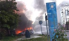 The time now fournit l'heure précise synchronisée (réseau américain des horloges au césium) et des services autour de l'heure à. Seine Et Marne Onze Vehicules Incendies A Savigny Le Temple La Republique De Seine Et Marne