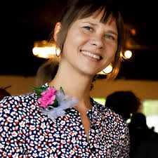 Holly Mott's Instagram, Twitter & Facebook