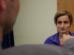 Az első játszott darab, a mezítláb a parkban volt kautzky armand, pikali gerda, koncz gábor, és pécsi ildikó főszereplésével. Kerekasztal A Kicsik Lehetosege A Nagyok Vilagaban 7ora7