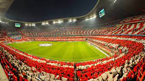 Allianz arena in munich january 13, 2010. Allianz Arena High Tech Stadium With Stunning Architectural Styles Traveldigg Com