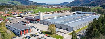 Unsere strategie „vom fundament bis zur schlüsselfertigen halle gewährleistet einen reibungslosen bauablauf ohne schnittstellen zwischen einzelnen gewerken. Wolf Systembau Hallenbau Fertighauser Rundbehalter