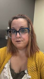 Would a straight bar septum piercing be better for a deviated septum?