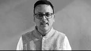 During the ongoing tussle over the extension of bengal chief secretary alapan bandyopadhyay's tenure, on monday, the centre appointed 1988 ias batch officer hari krishna dwivedi as the new chief secretary to bengal cm mamata banerjee. Zee 24 Ghanta Editor Anjan Bandyopadhyay Dies In Kolkata Due To Covid 19