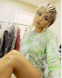 Gf/bauergriffin.com)it seems like just about every other day, rita ora is switching up her hair. Rita Ora Debuts Striking New Look As She Transforms With Bleached Brows And Orange Hair Aktuelle Boulevard Nachrichten Und Fotogalerien Zu Stars Sternchen