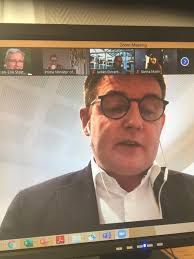 GRØNT OG REYTT ORKUSKIFTI Á BREDDAN Umhvørvispolitikkurin skal vera grønur,  men hann skal eisini vera reyður. Norðurlendska arbeiðararørslan tekur  umhvørvis- og náttúrukreppuna í størsta álvara, og vit eru samd. Grøna  skiftið skal