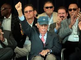 Roger Angell, Who Wrote About Baseball With Passion, Dies at 101