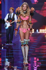 Férjhez ment a szépséges victoria`s secret modell, mihalik enikő is ott volt az esküvőn 2017.augusztus.1. Egy Kulonlegesen Szep Magyar Victoria S Secret Angyal Szall Le Hozzad Az Online Ferfimagazin