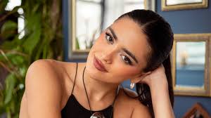 Why Landing Her Broadway Debut in Hadestown Made Pretty Little Liars Star Maia  Reficco Sob to an 'Embarrassingly Catastrophic Level'