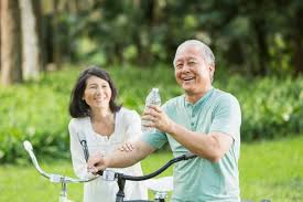Mit einem einfachen trick und einer einzigen zutat ist es möglich, dutzende von beschwerden zu heilen. Japanische Wasserkur Gesund Und Fit Mit Wasser Am Morgen