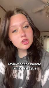 Wendy Lashes Glue Lash Review