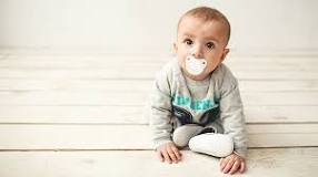 Can a newborn sleep with a pacifier?