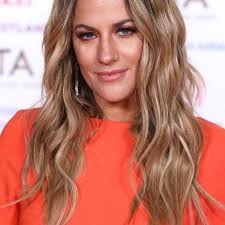 For dark hair, this balayage can create everyone's favorite ombre effect. 35 Best Brown Hair With Blonde Highlights 2019 Update All Things Hair