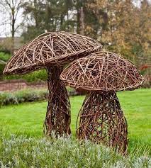 Garden Deco The Visual Vamp The Elusive Magic Deco Elusive Garden Gardenartcrafts Magic The Right Garden Deco Garden Art Sculptures Garden Art