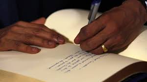 Бара́к хусе́йн оба́ма ii (англ. Barack Obama Autobiografie Von Hand Kultur Sz De