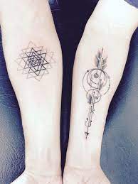 Tatouage Avant Bras Bras Complet Ou Tatouage Manchette Lequel Choisir Tatouage Avant Bras Tatouage Manchette Tatouage