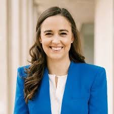 Caitlin Keener's Instagram, Twitter & Facebook