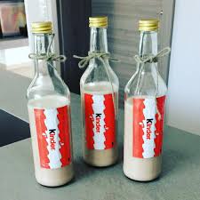 Likor Aus Kinderschokolade Ist Das Leckerste Was Du Jetzt Trinken Kannst Wir Haben Das Rezept Kinderschokolade Kinder Schokolade Schokoladen Likor
