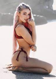 Kelly Lauren - Free sexy pics, galleries & more at Babepedia