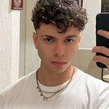 Diego Sandoval's Instagram, Twitter & Facebook