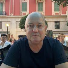 Er zijn van die momenten dat LinkedIn aandacht aan een mooi jubileum wil  schenken. 😊 Maar ik werk pas 37 jaar bij deze mooie werkgever. Dus nog 3  jaartjes tot een echt