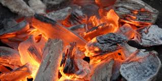 Allumez votre barbecue en toute simplicité et sécurité grâce à notre sélection de qualité : Comment Allumer Son Barbecue Facilement Astuces Et Conseils