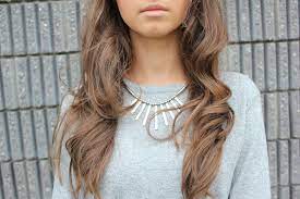 It's simple, elegant, and the deep chocolate brown blends perfectly with creamy highlights, resulting in a melt of shades that fit so. Milky Brown Hair Fashion Style Hair Styles