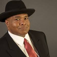 Warren Foster's Instagram, Twitter & Facebook