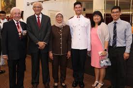 E bataljonen singapore infantry regiment (4 sir) innan han deltog i command and staff college i fort. In Pics President Halimah Reviews Commissioning Parade Of Saf Officers Connected To India