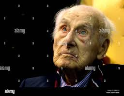 Henry 111 hi-res stock photography and images