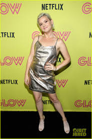 She is best known for portraying debbie liberty belle eagan in the netflix comedy series gl. Full Sized Photo Of Alison Brie Betty Gilpin Glow Cast Celebrate At Emmy Skate Party 20 Photo 4122483 Just Jared