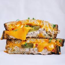 This classic tuna melt can be made in a frying pan! Spicy Tuna Melt By Sofiesfoodstories Quick Easy Recipe The Feedfeed