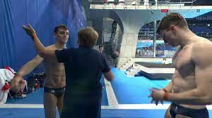 Tom daley's diving partner matty lee shared a hilarious message as the shirtless pair relaxed in their hotel room after arriving in tokyo for the fina world cup on tuesday. B650e5jecriyqm